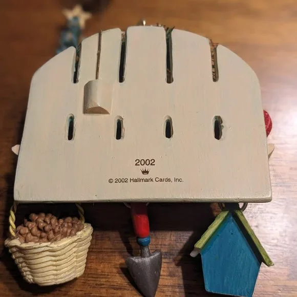 Hallmark Keepsake Ornament "Gardener's Christmas Corner" 2002, New in Box - Picture 3 of 7